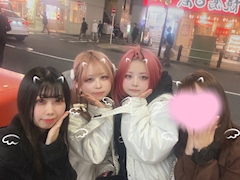れいか🖤「出勤しました💖小柄㌠と一緒🎶」