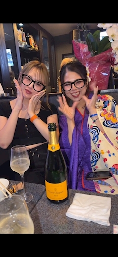 おひな「お祝い🥂🤍」