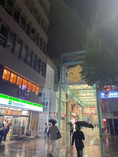 りい「雨やだねー💧」