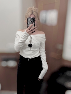 希桜 れお「にゅー制服🤍🖤」