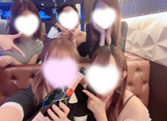 もも「パジャマ🎵」