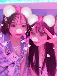 ねむ「髪染めた🖤⛓️」