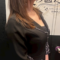 プロフィール写真1・明菜｜熟女クラブ 美魔女・ビマジョ - 赤坂の熟女パブ/熟女キャバクラ