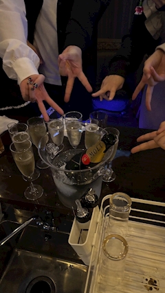 なゆ🐈‍⬛自由が丘ELENA「昨日は爆飲みチャンネル🙋🏻‍♀️🎶🎶」