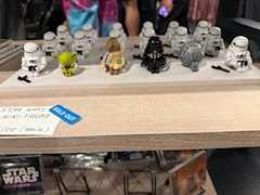 いぶ「STARWARSのポップアップ行ってきた❣️」