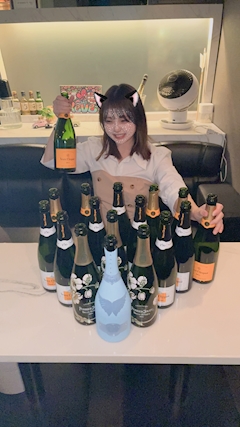 プロフィール写真4・ななみ｜三宮 スナック・レーヴ