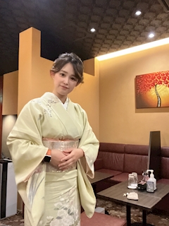 プロフィール写真2・夏目 麻未｜錦 ラウンジ・三乃雪