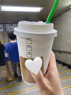 さな🌸「スタバ飲んだよーん」