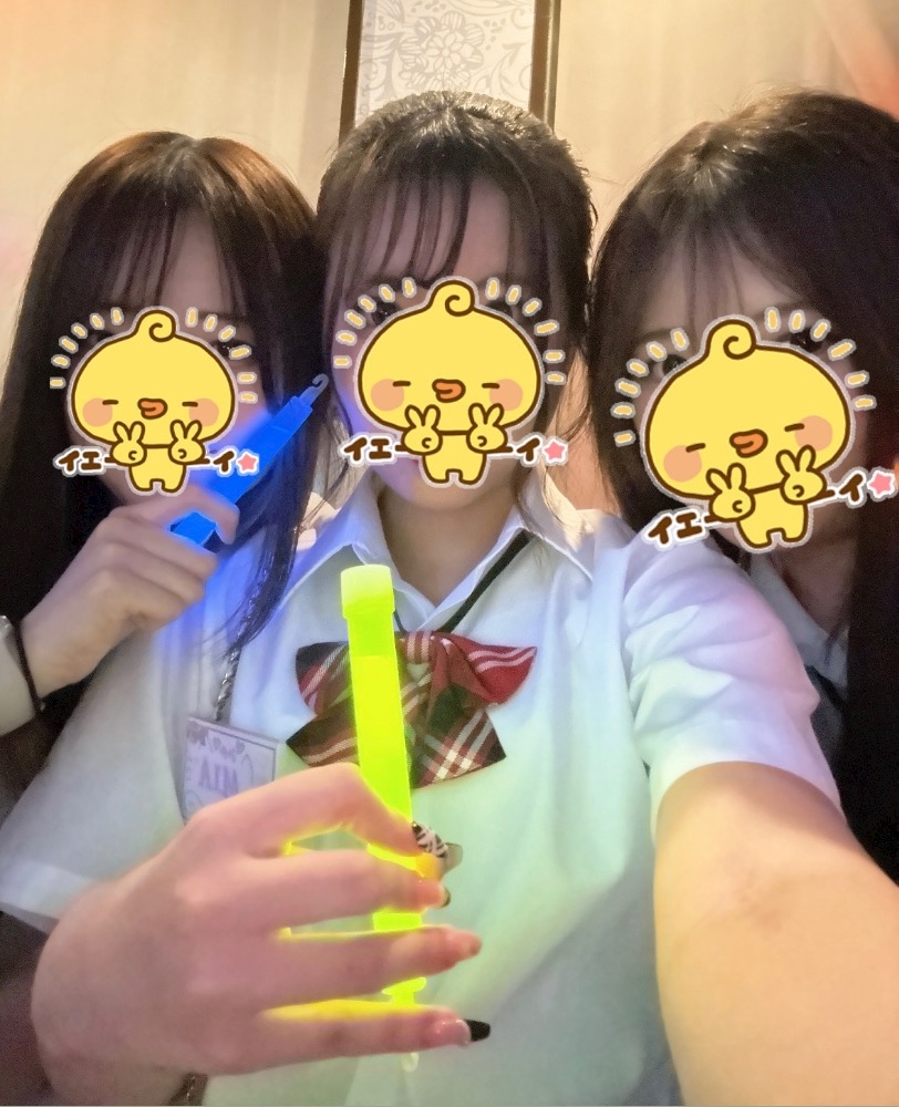 キャスト同士で撮影した仲良し写真