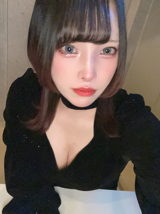 ひなの🌸 Snack&Lounge 白ねこ