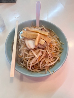 なな「たまには🍜」