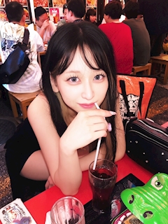プロフィール写真2・しおり｜nomnom・ノムノム - 歌舞伎町のガールズバー