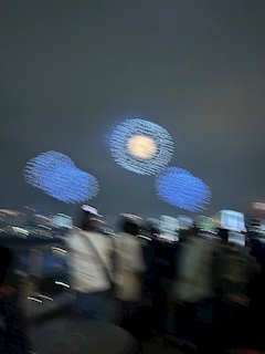 しおり「ブレブレ🎆」