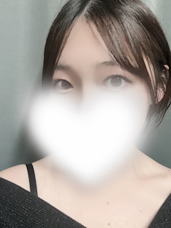 プロフィール写真4・しおり｜Girls Bar NO.8・ナンバーエイト - 曳舟・押上のガールズバー