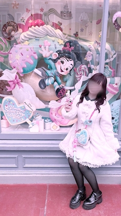 ひより「1年ぶりディズニー🏰🐭🎀✨」