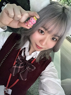ひな「制服で✨」