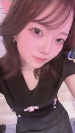 プロフィール写真3・ひなた🐺オオカミちゃんカフェ梅田店🐺｜オオカミちゃんカフェ梅田店 - 梅田のガールズバー