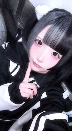 るり「牡蠣にどハマりしてしまた🦪💘」