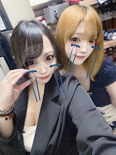 莉愛「さんでい✌️✌️✌️✌️」