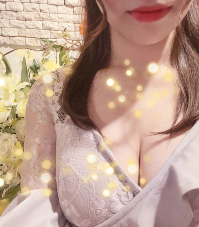 プロフィール写真4・いなり｜ミナミ ラウンジ・白い虹