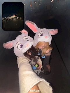 くるみ「でぃずにー✨🏰」