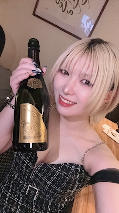 プロフィール写真8・ウララ|NORM・ノーム - すすきのスナック