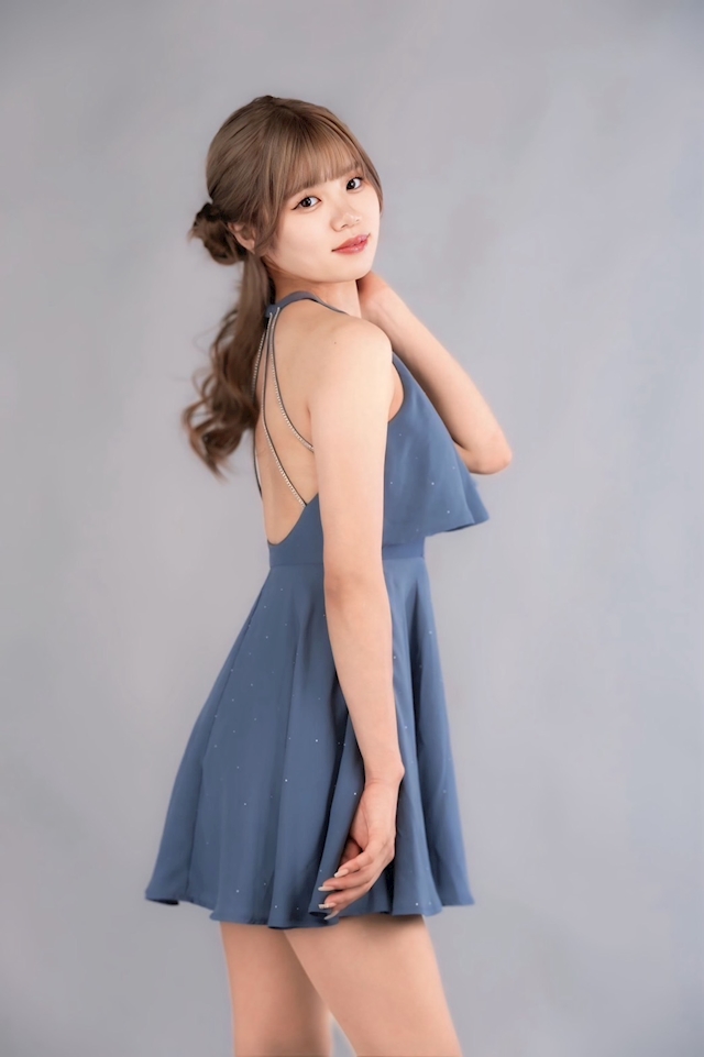 佐々木莉々花 Lounge 桃梨