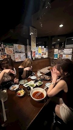 響「みんなでご飯🥰🥰」