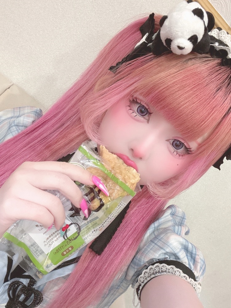 もきゅもきゅしわしわ。いちいちくねくね。