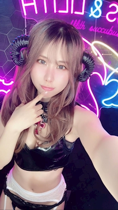 プロフィール写真9・すもも🍑 (⃔ ꒪꒳꒪̟ )⃕ ↝|Succubus&Angel LILITH 秋葉原店・リリス - 秋葉原のコンカフェ