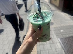 あん【PRETTY】「おかえり梅雨☔️」