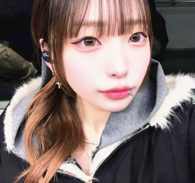 プロフィール写真4・アキナ【西新宿シナリオ】｜