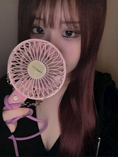 かえで「しゅっきん！！🫰🫰」