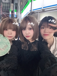 あやの ◆BAR FAIRY◆「1日のこり半分～～🎶🧡」