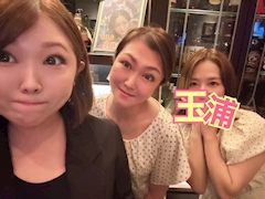 玉浦  小夜「みみママ生誕祭大盛り上がり大賑わいでしたー！！！❤️ 玉浦もその空間に居られたことがとても嬉しかったです🥰 みみママ改めてお誕生日おめでとうございます❤️そして…本日は…？？！！そうなんです！！！本番がやってきました🤩💃💖🕺🫧🎂🫧*:.｡❁🥂🍾🫧」