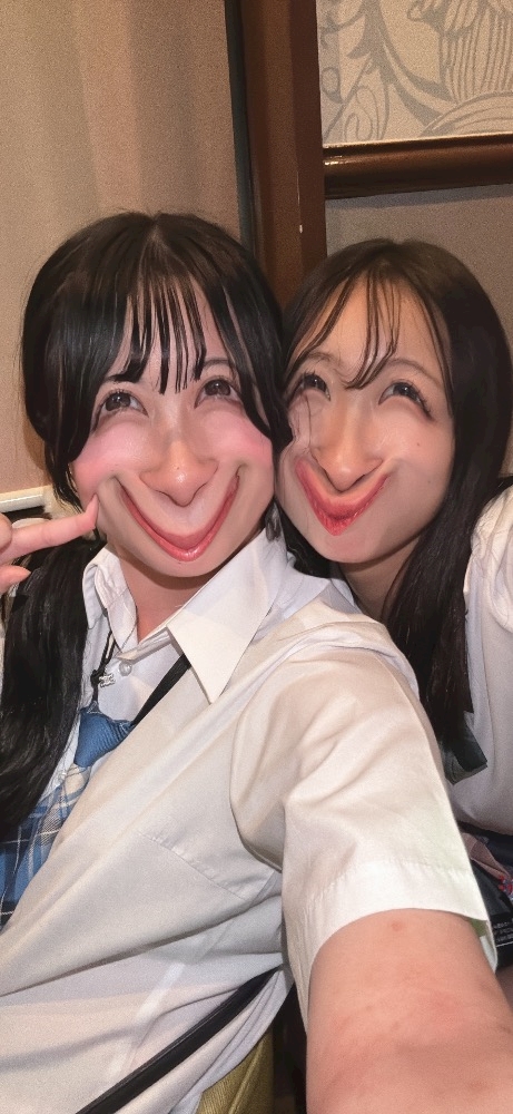 キャスト同士で撮影した仲良し写真