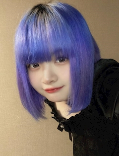 べま👾「髪色は青でした~💙」