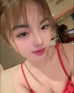 プロフィール写真6・Rika｜CLUB PARIS・パリス - 名古屋 栄のインターナショナルパブ