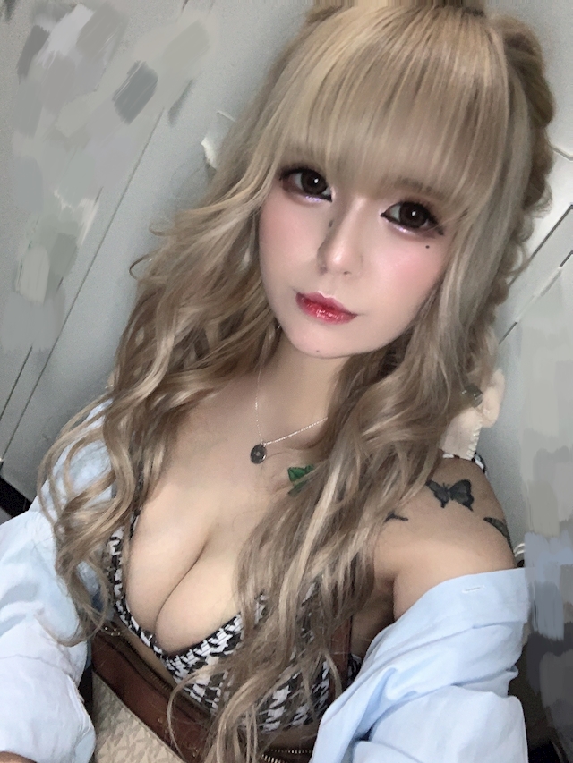 ほのか GIRLS LOUNGE ALEFGARD