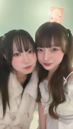 あい「もかちゃんとお揃い🐰‎🤍」