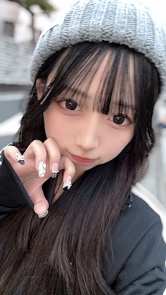 ななせ「ねいるしたにょ～」