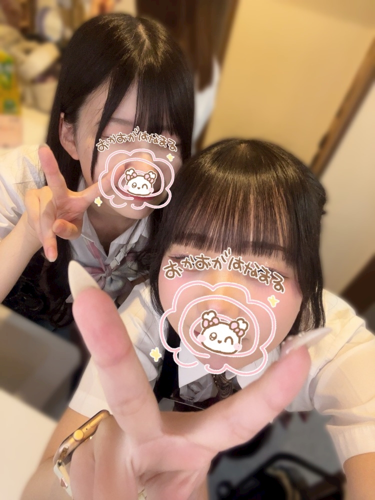 キャスト同士で撮影した仲良し写真