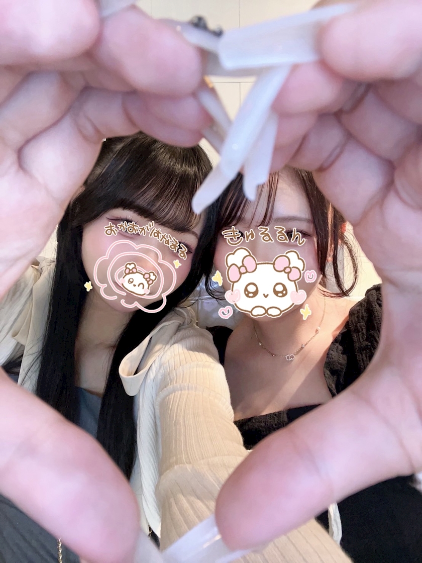 キャスト同士で撮影した仲良し写真