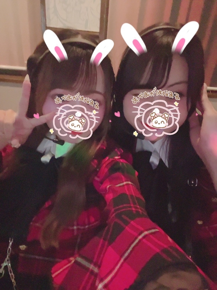 キャスト同士で撮影した仲良し写真