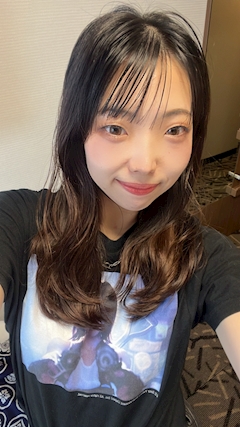 プロフィール写真4・しおり｜Girl's bar & Darts Luna Lounge・ルナラウンジ - 自由が丘駅前のガールズバー