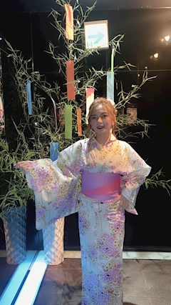 プロフィール写真3・MAYUMI｜club 花水木・ハナミズキ - 名古屋 栄のインターナショナルパブ