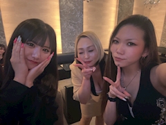 な な み「✌️」