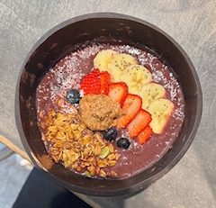 エマ「🫐🍓🍌🥜」