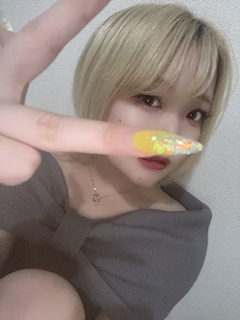 まこ🐼マダンテ「🥂.*･ﾟおはよう酔っ払い🍾✴︎ .。バッジ復活してる！！」