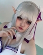 女の子